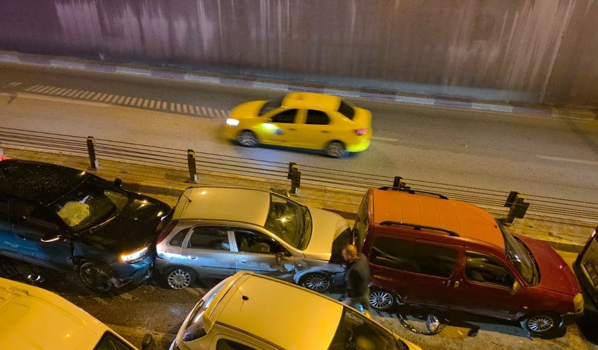 Antalya'da 11 araçlı zincirleme kaza: 1 yaralı