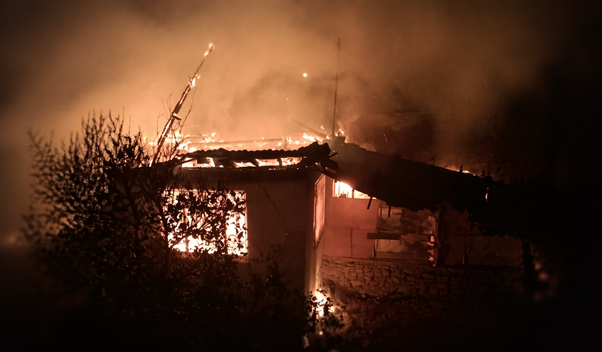 Antalya'da 2 kişinin ölümüne neden yangında perdelerin tutuşturulduğu iddiası