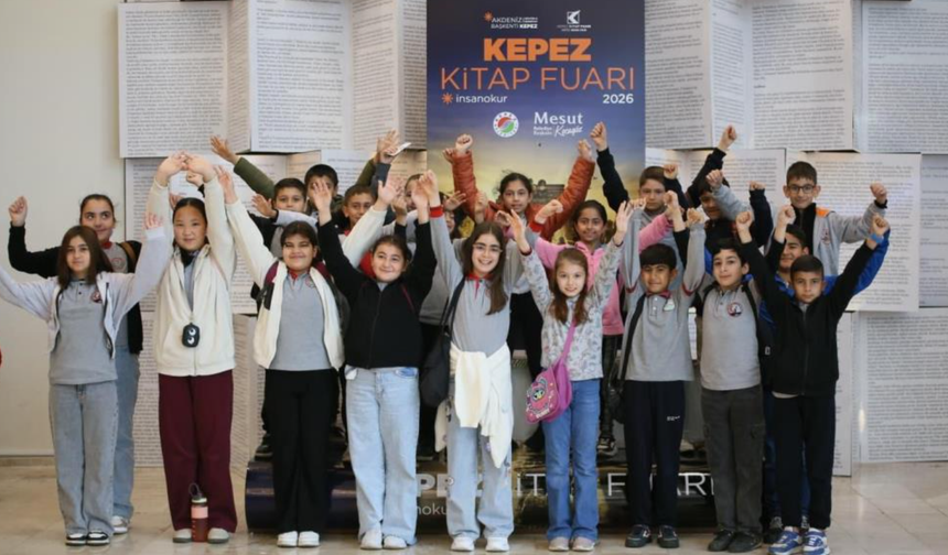 Kepez Kitap Fuarı kitapseverlerin akınına uğruyor