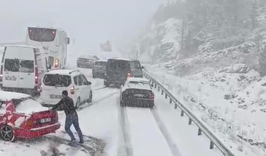 Alacabelde'de Nisan şoku! Sürücüler hazırlıksız yakalandı