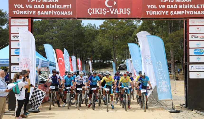 Alanya’da ÜNİLİG bisiklet şampiyonası sona erdi