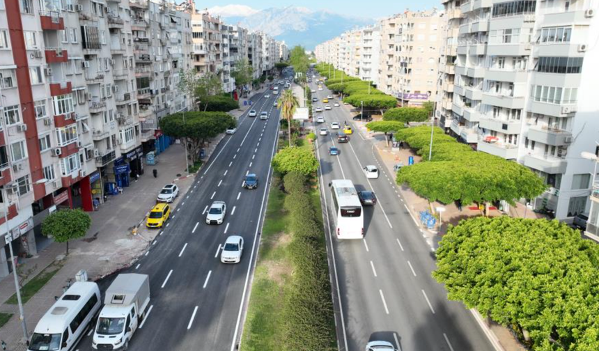 100. Yıl Bulvarı'nda 5. etap asfalt çalışması tamamlandı!