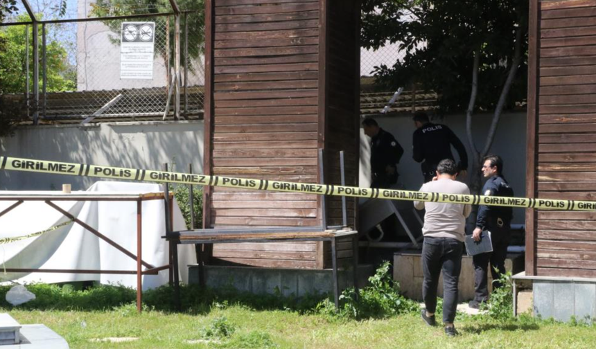 Reklam panosundan gelen koku korkunç gerçeği ortaya çıkardı