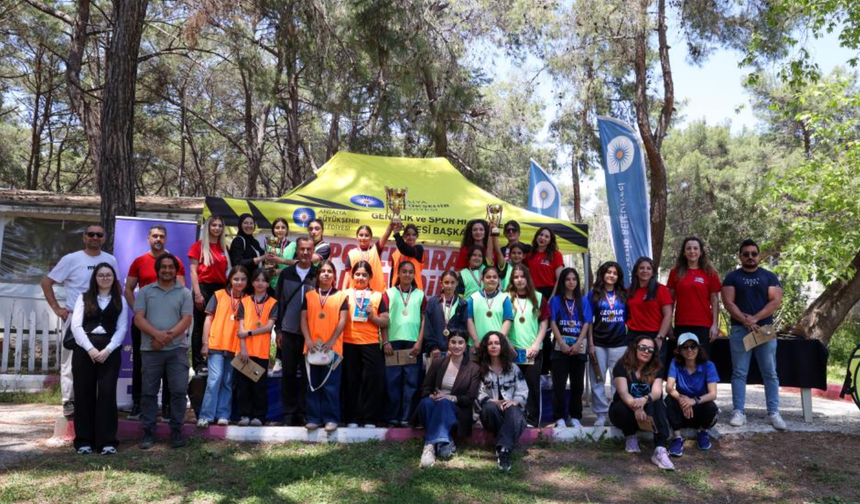 Antalya Büyükşehir Belediyesi’nden kız çocuklarına spor desteği