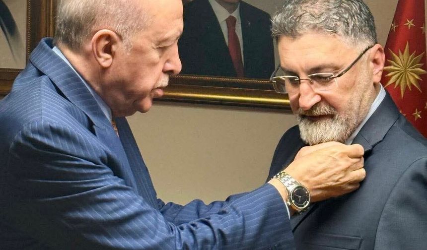 Kadir Kumbul’a AK Parti rozeti takıldı