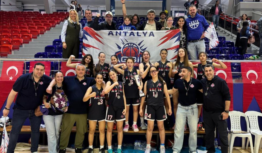 Antalya Gelişim Spor Kulübü, U14 Kızlar Türkiye Şampiyonası'nda ikinci oldu