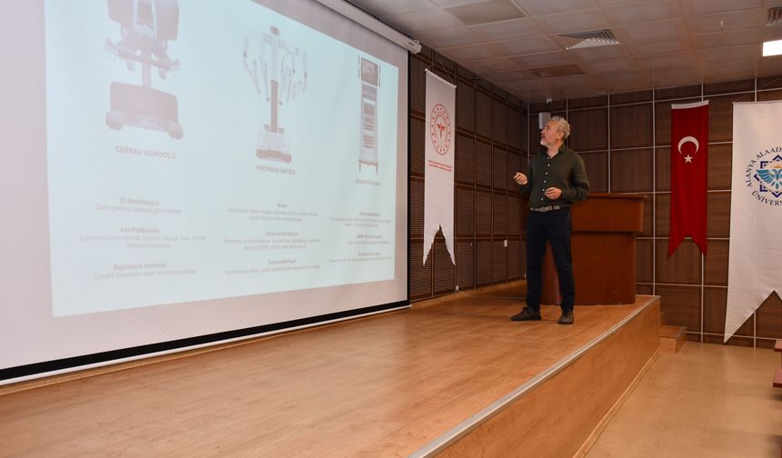 Alanya'da robotik cerrahi alanında simülasyon eğitimi verildi