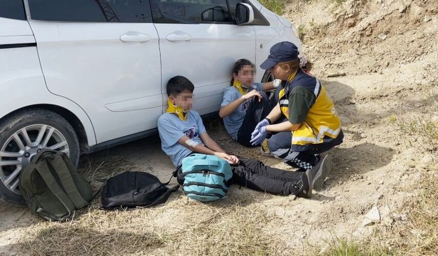 Antalya'da okul servisi şarampole devrildi: 6 öğrenci yaralı