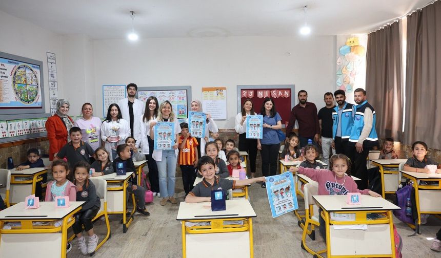 Aksu'da “Geleceğin Gülüşleri” projesiyle miniklere diş sağlığı taraması