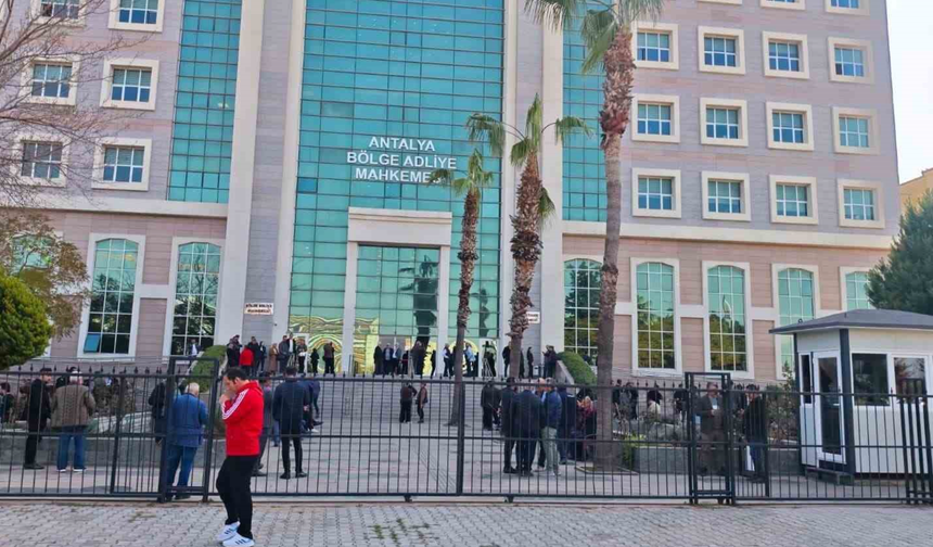 Antalya Büyükşehir Belediyesine yönelik rüşvet soruşturmasında 41 sanık yeniden hakim karşısında