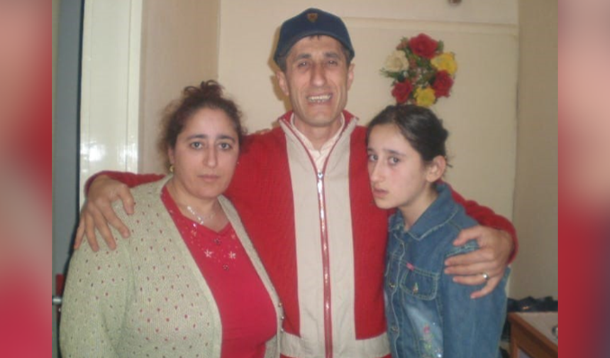 15 yıldır kayıp kızının izini süren gözü yaşlı anne!