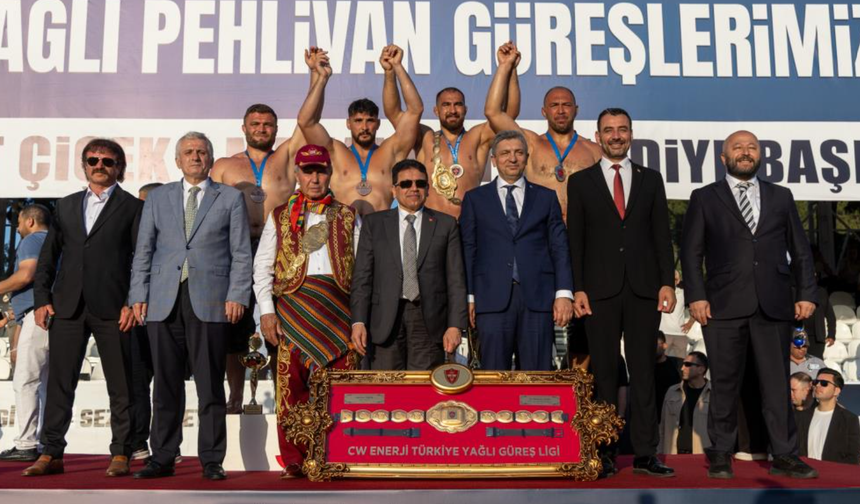 Manavgat’ta başpehlivanlık kemeri Feyzullah Aktürk’ün