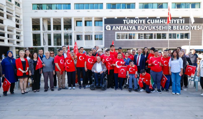 Özel bireyler bir günlüğüne asker oldu