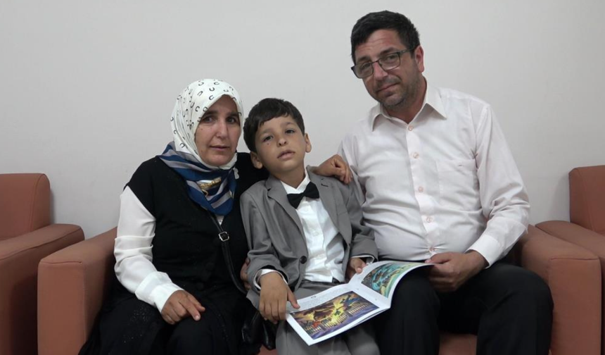 6 yaşındaki otizmli anaokulu öğrencisi hayal dünyasını hikaye kitabına dönüştürdü