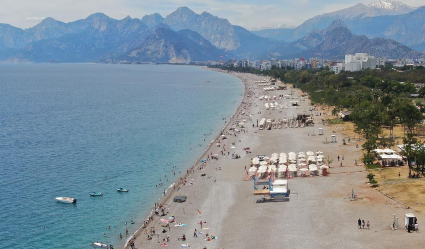 Dünyaca ünlü sahil 19 Mayıs'ta doldu taştı