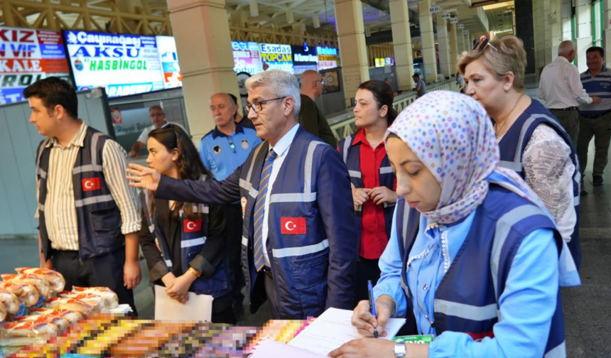 Antalya otogarında bayram öncesi bilet ve fiyat etiketi denetimi