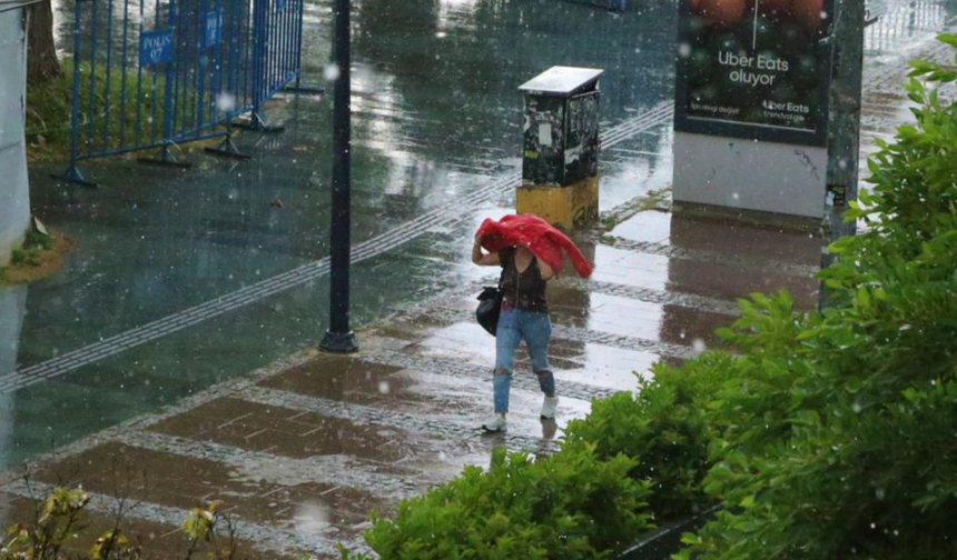 Antalya'da mayısta sağanak ve dolu sürprizi