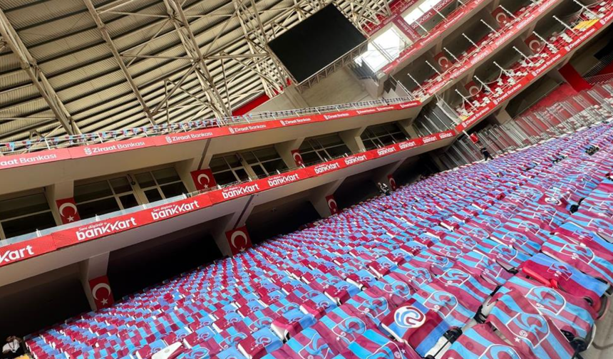 Trabzon Büyükşehir Belediyesi, Antalya Stadyumu'nu bayraklarla donattı