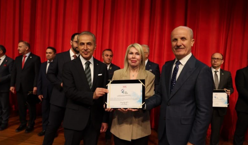 Akdeniz Üniversitesine Spor Dostu Kampüs Ödülü