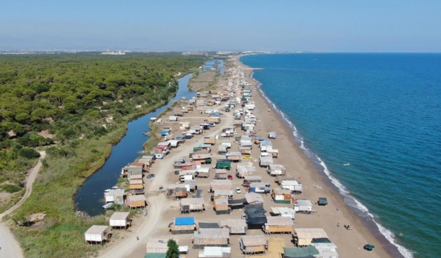 Aksu'da denize sıfır 5 yıldızlı çardakların yerini halk plajları alıyor!