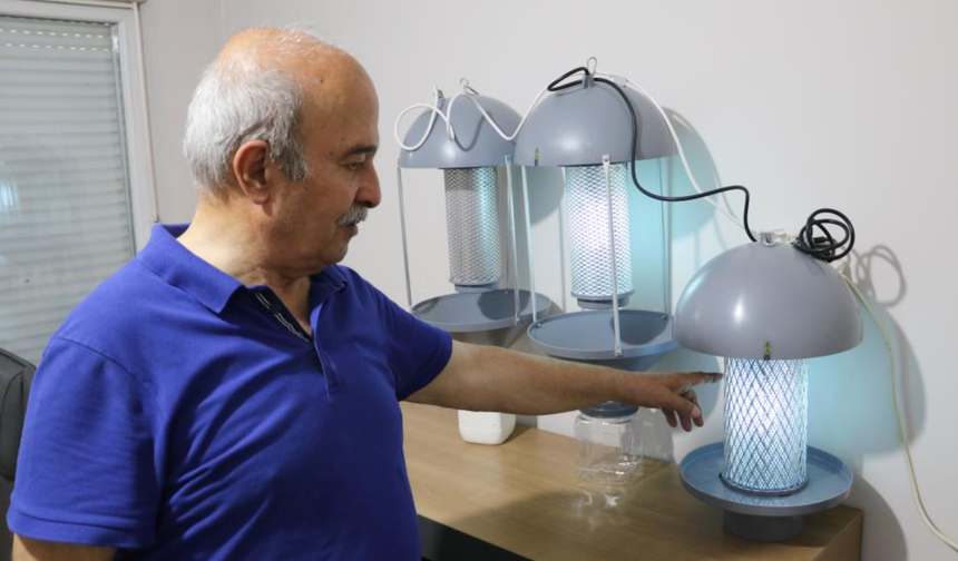 Domates güvesi, mantar sineği ve elma iç kurduna ışık tuzağı
