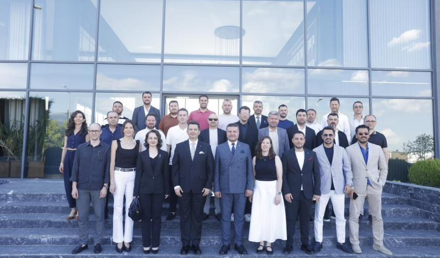 Genç iş dünyasında örnek iş birliği