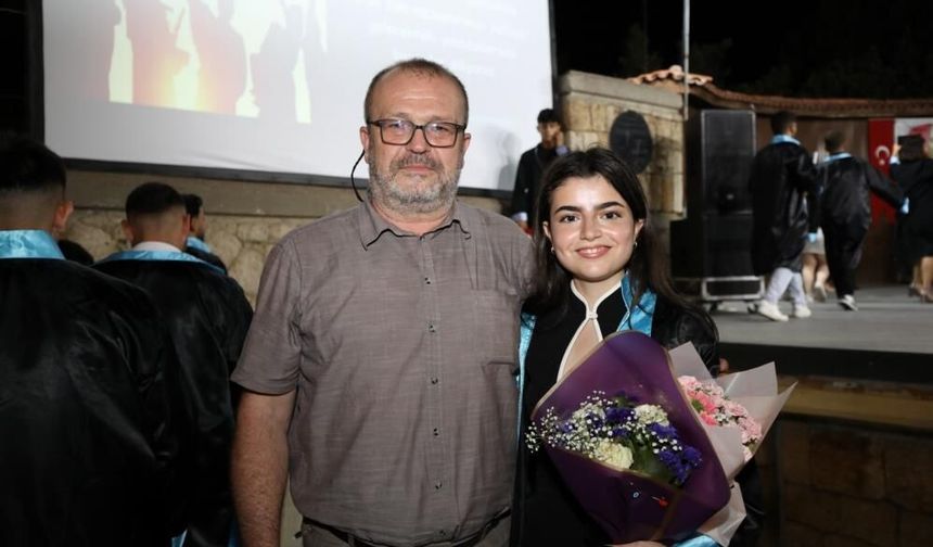 Babasından ilham aldı, 59 erkek öğrenci arasından tek kız öğrenci olarak mezun oldu