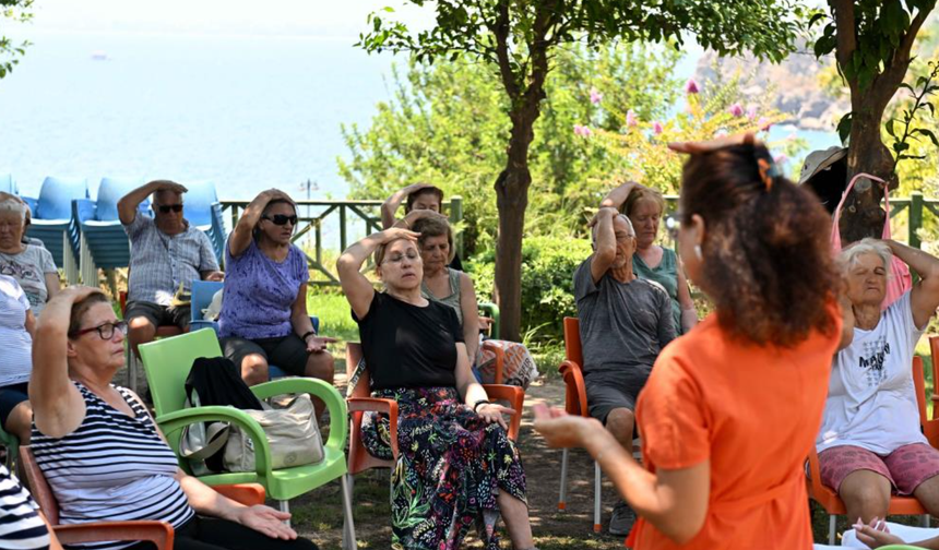 Muratpaşa'dan Parkinson hastalarına hareket desteği