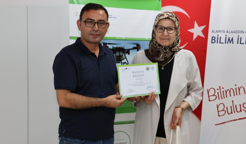 Alanyalı çiftçilere tarımın geleceği anlatıldı