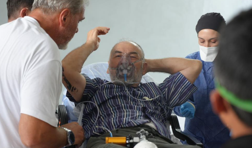 İnşaatın bodrum katına boya taşıyan 2 işçi kokudan baygınlık geçirdi!
