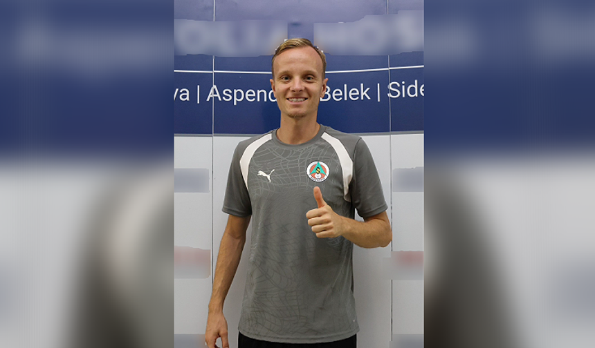 Alanyaspor'da teknik heyet ve futbolcular, sağlık kontrolünden geçti