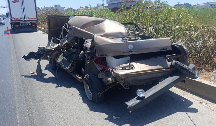 Kamyonun çarptığı Fiat Tofaş hurdaya döndü!