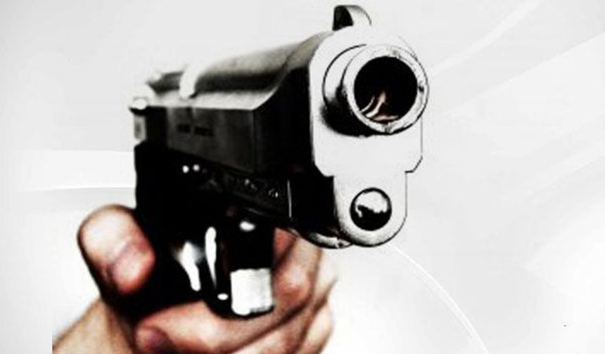 Emekli polis kız arkadaşını tabancayla vurarak öldürdü