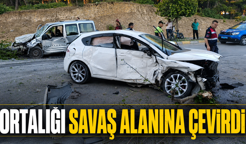 Karşı şeride geçen otomobil ortalığı savaş alanına çevirdi!