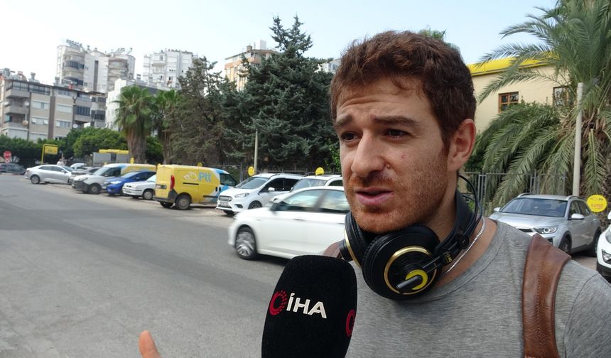 Kaldırımdaki hatalı parklara isyan etti: "Tekerlekli sandalyeli birisi olarak buradan geçmiş olsam oturur ağlardım"