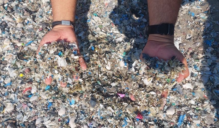 Tarsus-Kazanlı sahilinde plastik kirliliği