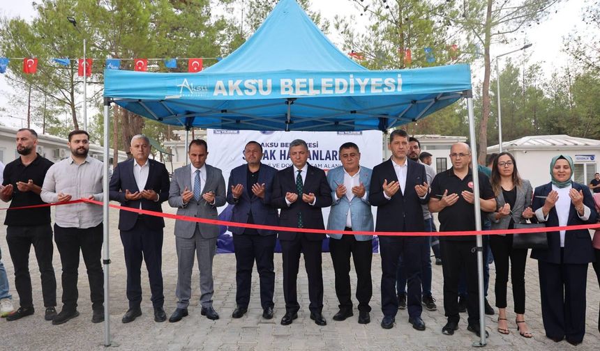 Aksu’da Antalya’nın en büyük sokak hayvanları bakım evi açıldı