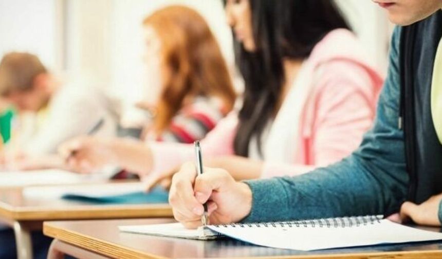 Kepez'den üniversite öğrencilerine burs