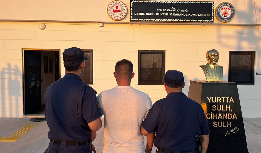 Takibe alınan bottan, KKTC'de hakkında arama kararı bulunan firari çıktı