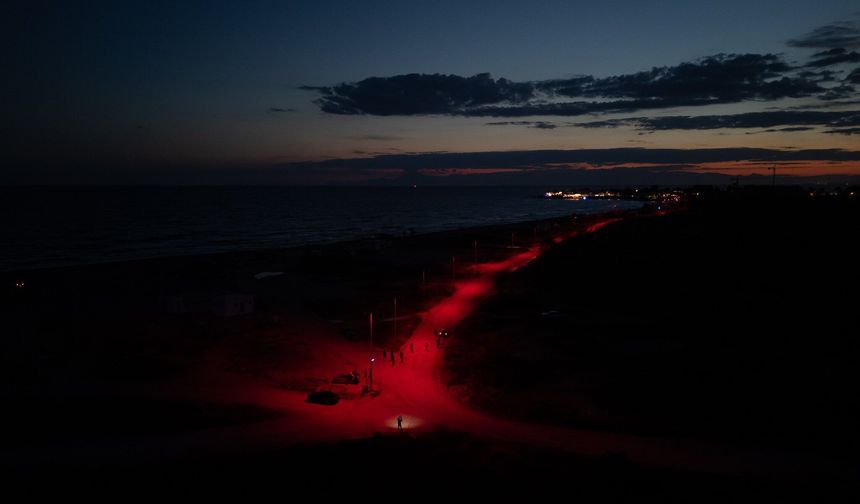 Carettalar için deniz yoluna LED ışık döşendi