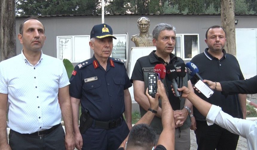 Antalya Valisi Şahin: "Aksu yangını devam ediyor, Kumluca yangınının enerjisi düşürüldü"