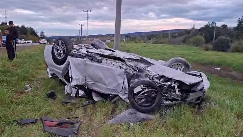 Aksu'da otomobiller kafa kafaya çarpıştı!