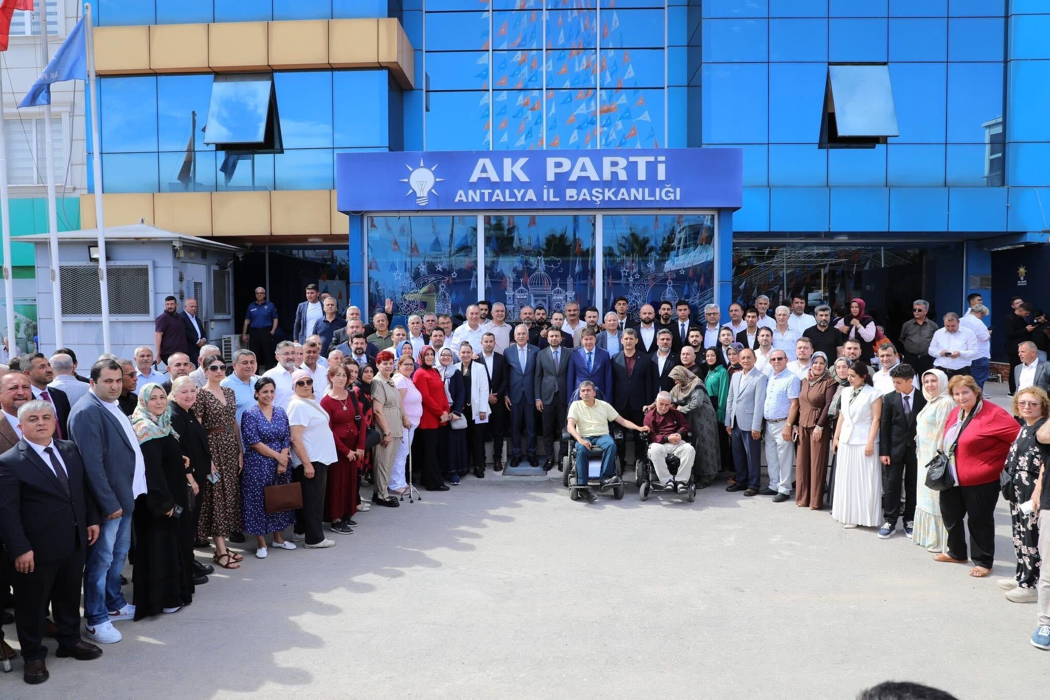 AK Parti Antalya Teşkilatı bayramlaşmada buluştu: “Birlik ve hizmetin adresi AK Parti”