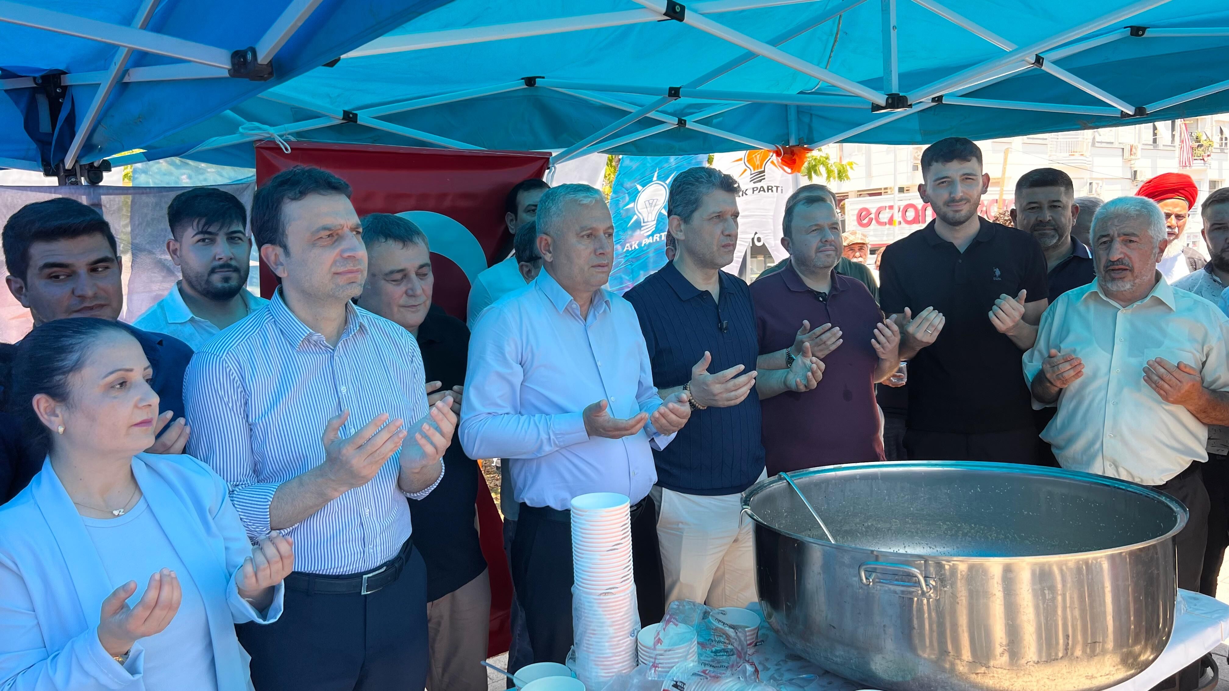 AK Parti Aksu İlçe Başkanlığı’ndan Aşure Etkinliği