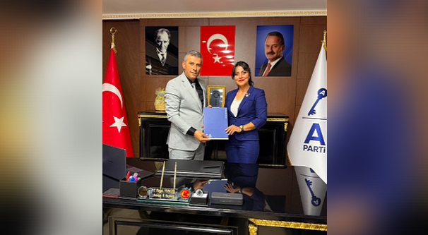 Konyaaltı'nda Anahtar Parti'nin yeni İlçe Başkanı belli oldu!