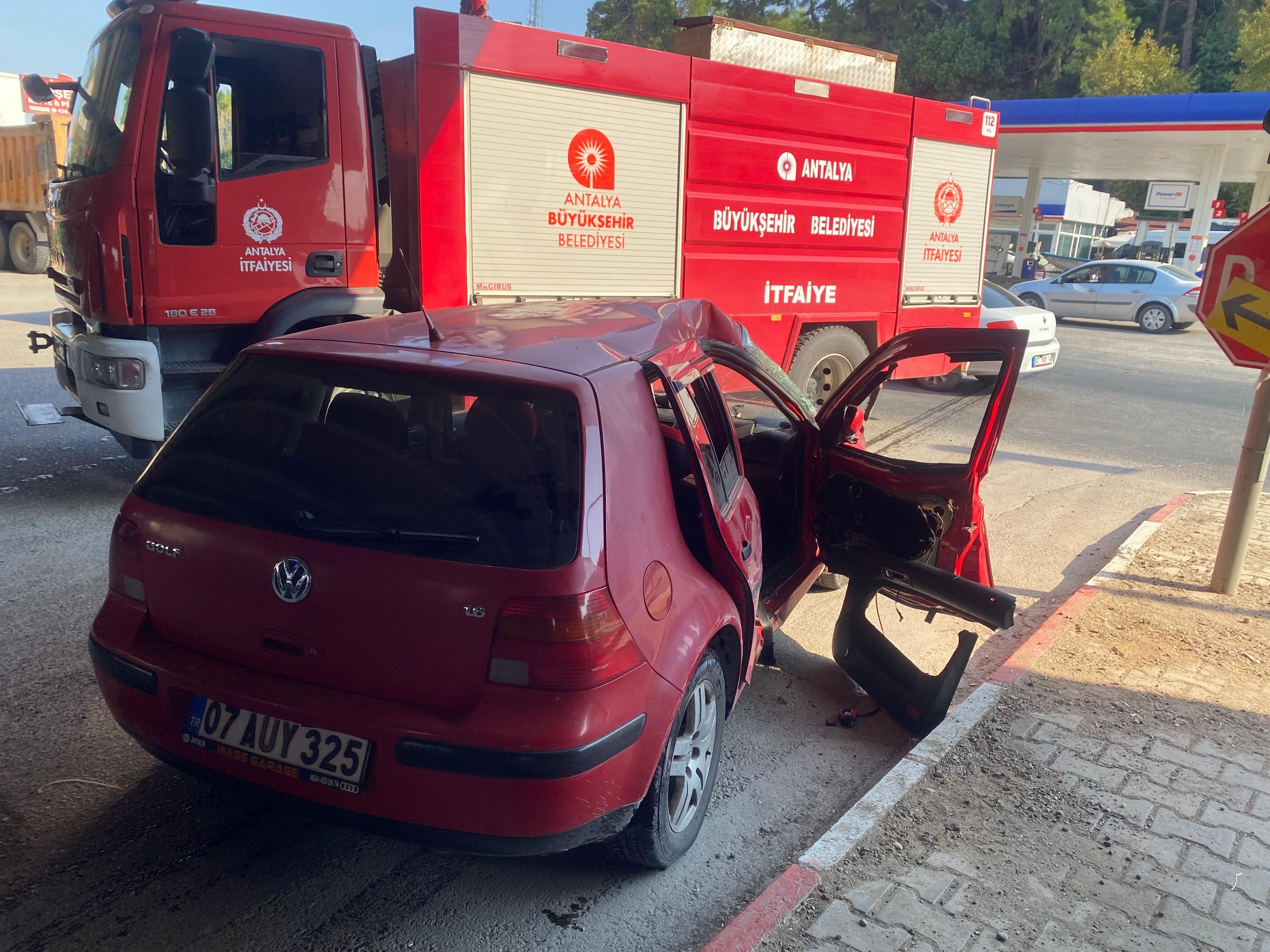 Aksu'da otomobil ile tır çarpıştı