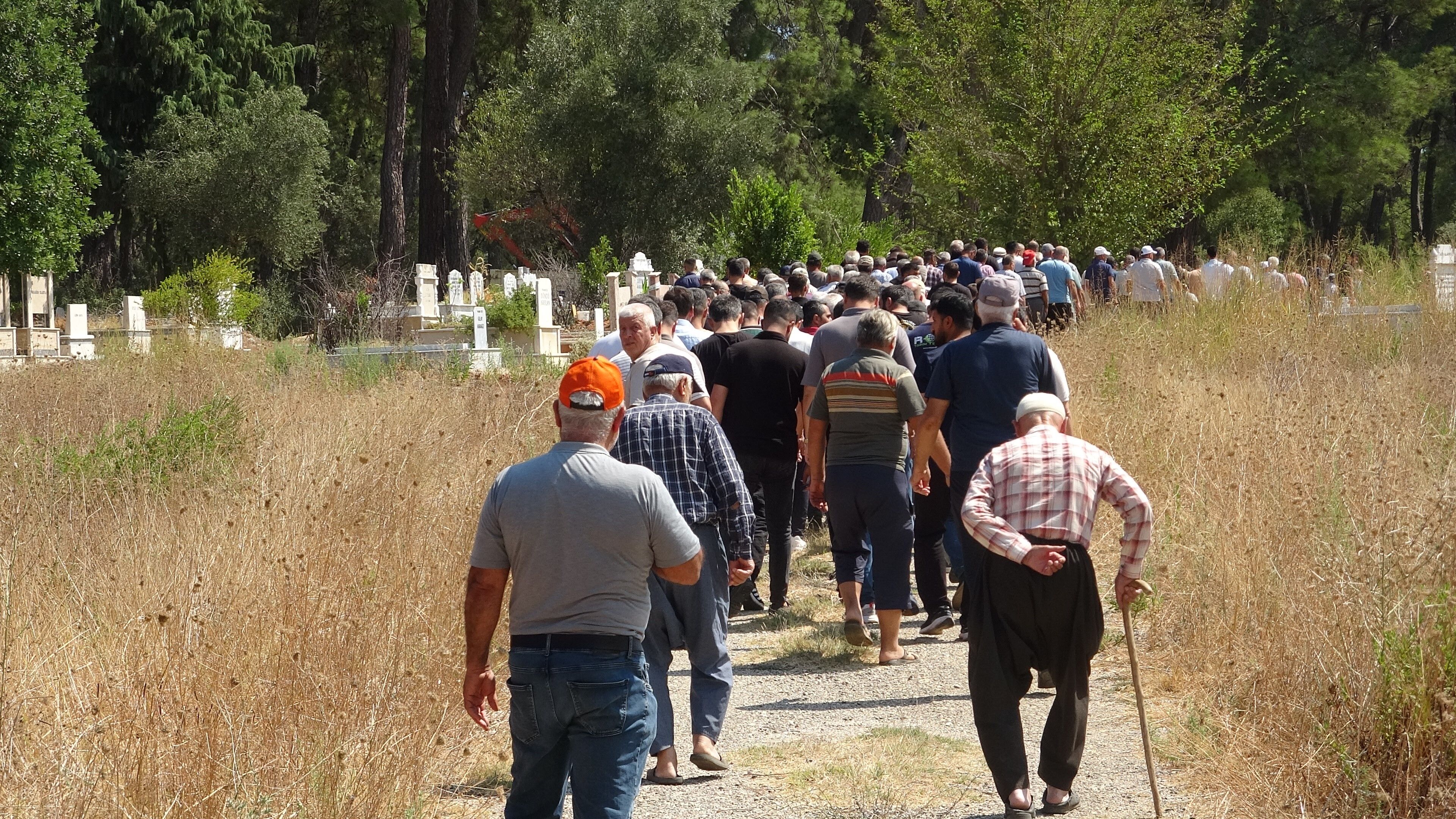 Aksu yangınında kalp krizi geçiren vatandaş son yolculuğuna uğurlandı