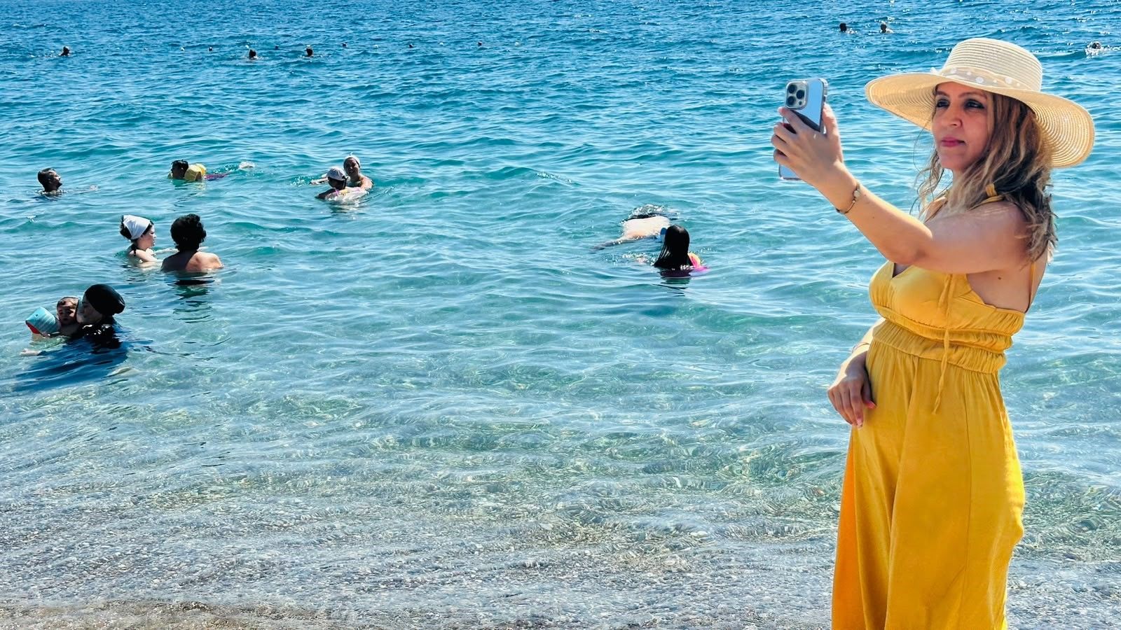 Antalya sahillerinde okul öncesi yoğunluğu